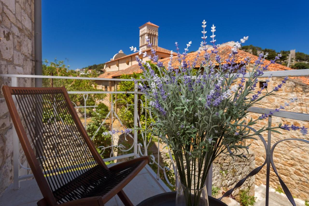Apartment And Studios Happy Place Hvar Town Exterior photo