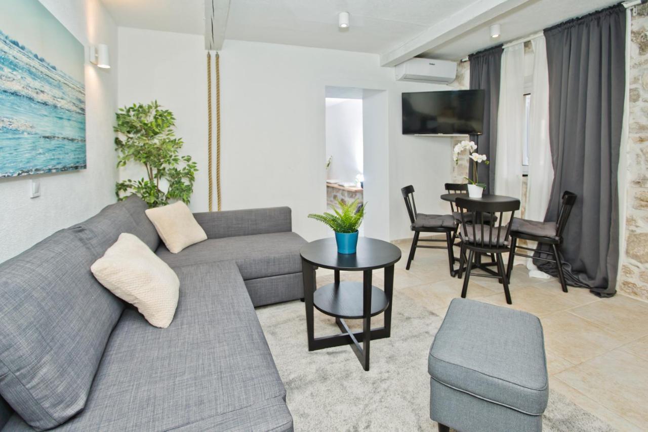 Apartment And Studios Happy Place Hvar Town Exterior photo