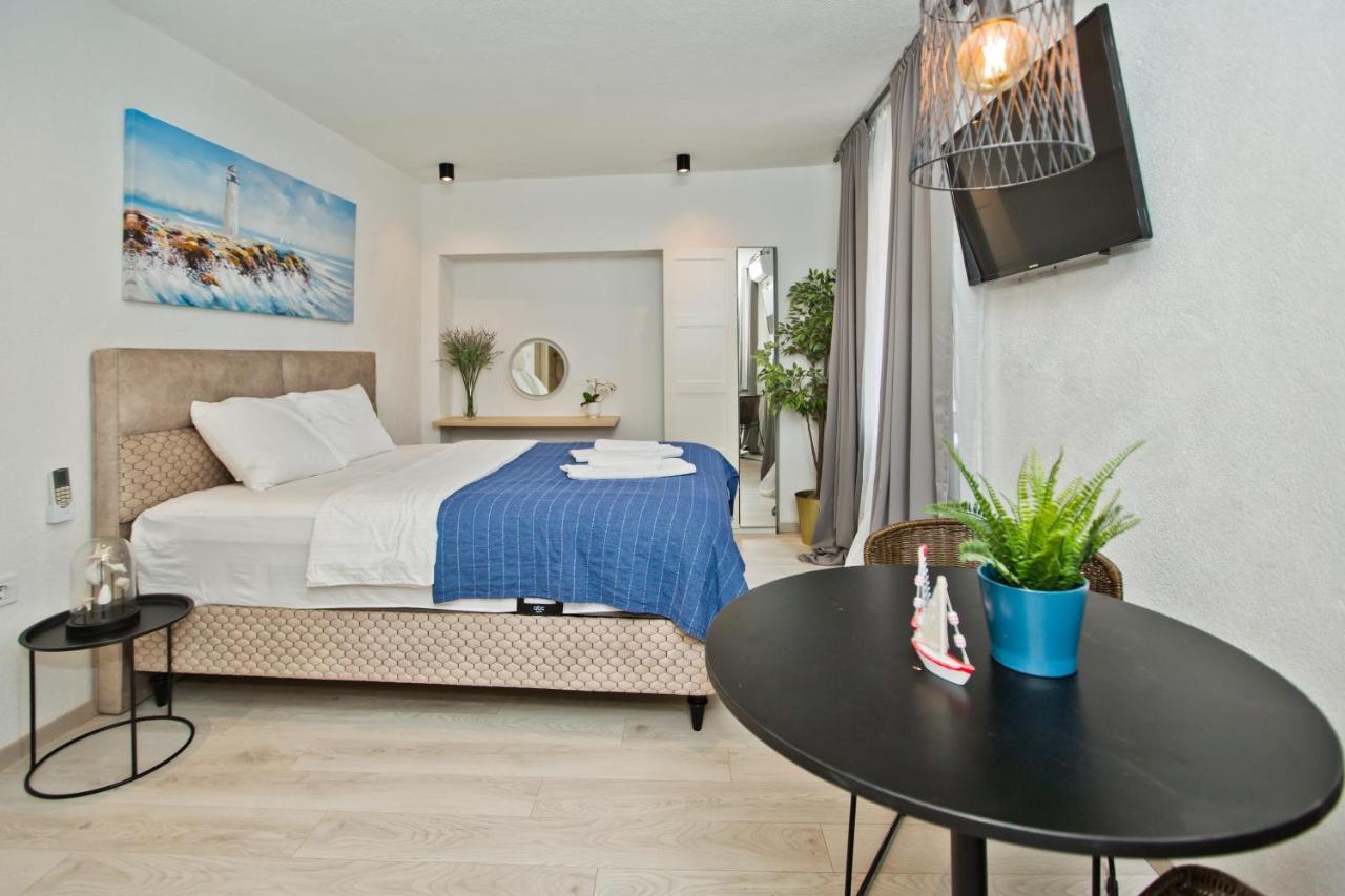 Apartment And Studios Happy Place Hvar Town Exterior photo